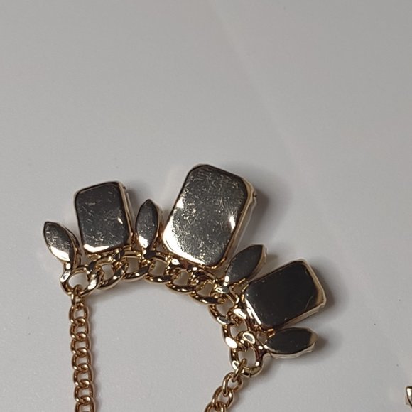 Very Pretty Gold Tone Metal And Clear Plastic Earrings - Picture 14 of 16